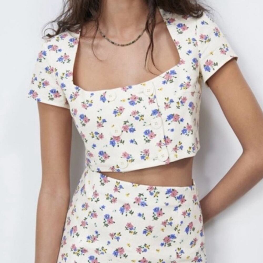 Zara Women’s Floral Button Front Square Neck Crop Top Size Medium